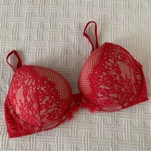 Victoria’s Secret red push-up bra. 32C